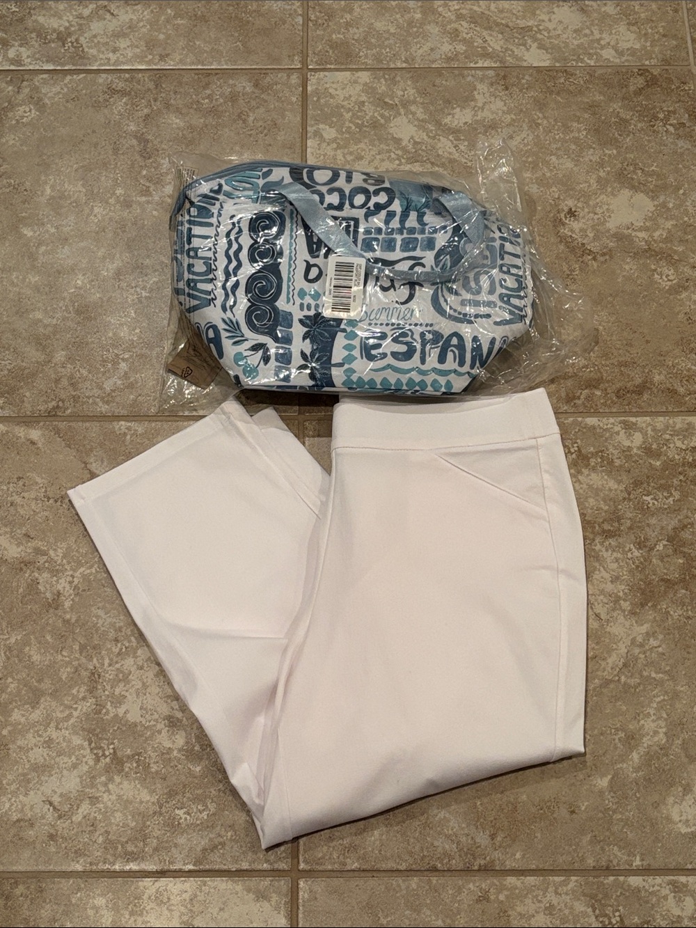 Chico's size 2 (US 12) Crepe Cropped Pants & cooler bag gift 🎁 - Picture 2 of 11